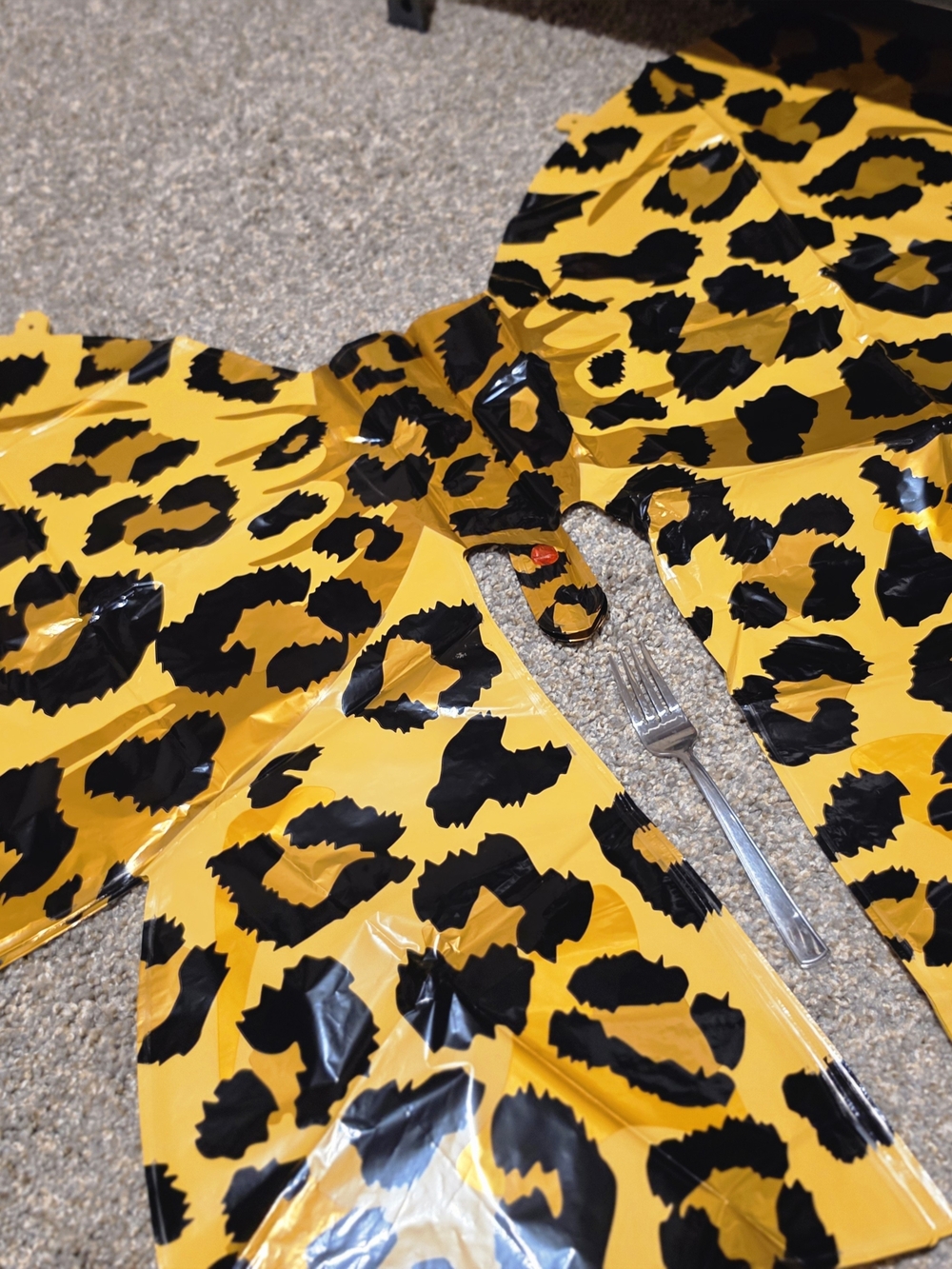 (8 Total) 4 Giant Leopard Print Helium Balloons & Black Balloon Bundle